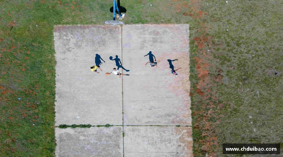 团结拼搏，驰骋竞技！